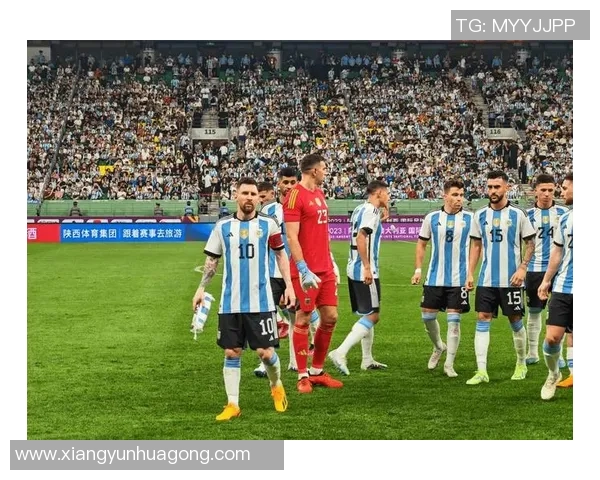 足球明星踢爆足球的传奇瞬间揭秘与背后故事分享 足球明星踢爆足球的传奇瞬间揭秘与背后故事分享